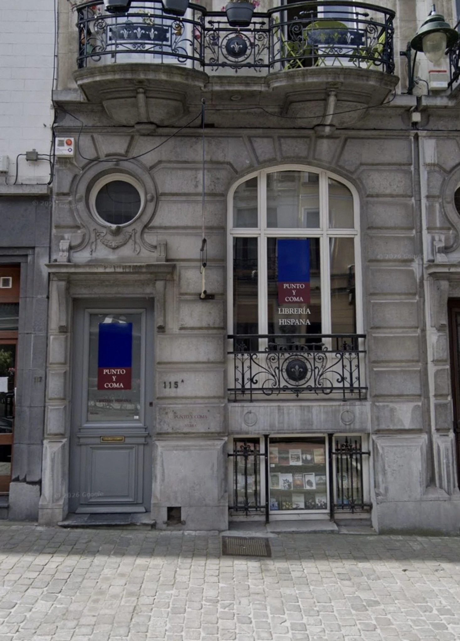 Punto y Coma librería