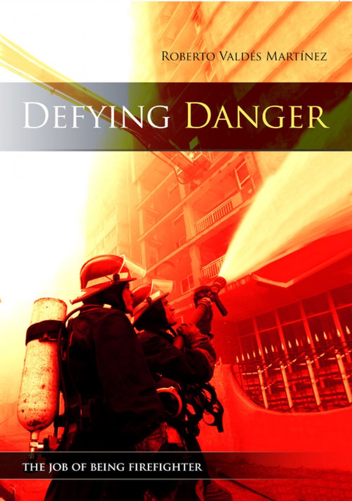 [9789592375024] Defying Danger